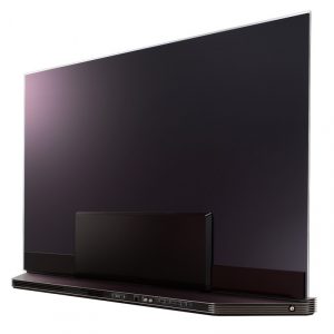 La parte trasera de LG OLED77G7V esconde todos sus conectores con una gran tapa