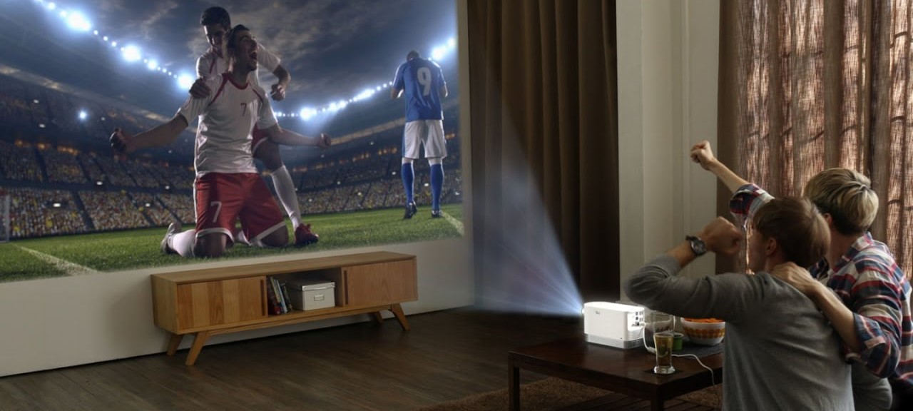 El proyector ProBeam HF80JG de LG es una buena opción de compra en el espectro gama media