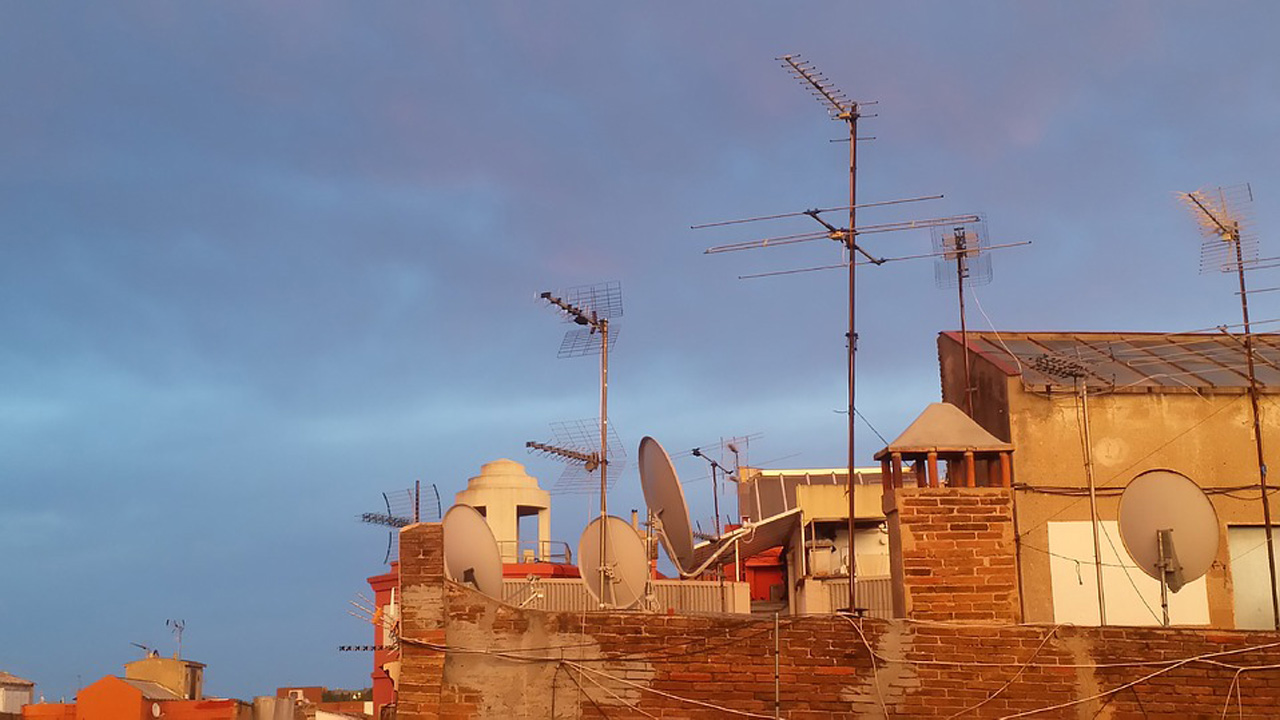 mover las antenas de televisión