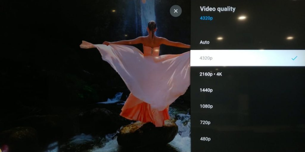 Ahí tenemos el AV1 funcionando en resolución 8K